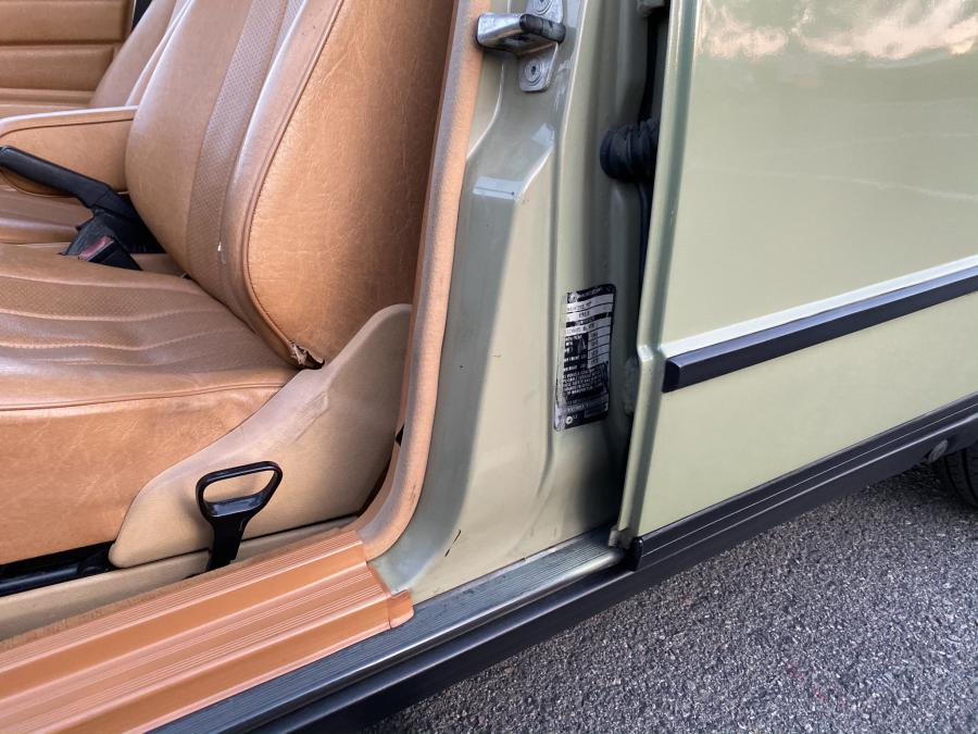 Детали интерьера Mercedes-Benz 190 D (W124) 1984 года  (NA) (фото 139 из 240)